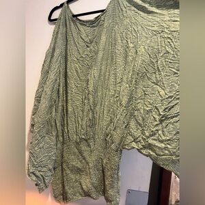 Manaola Green Blouse